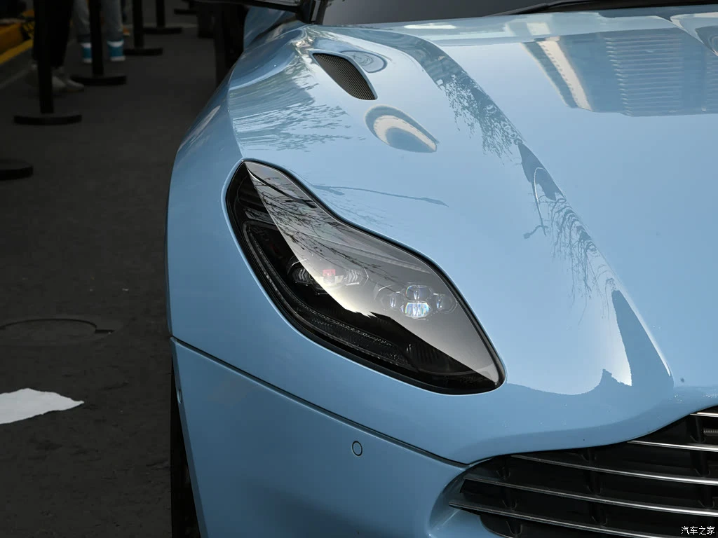 阿斯顿・马丁_阿斯顿・马丁DB11 2023款 4.0T V8 Volante 高清图集