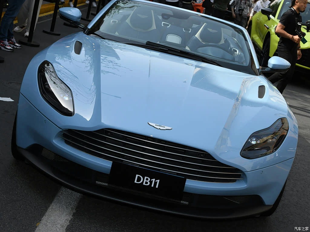 阿斯顿・马丁_阿斯顿・马丁DB11 2023款 4.0T V8 Volante 高清图集