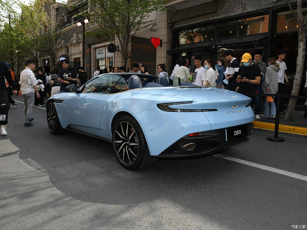 阿斯顿・马丁_阿斯顿・马丁DB11 2023款 4.0T V8 Volante 高清图集