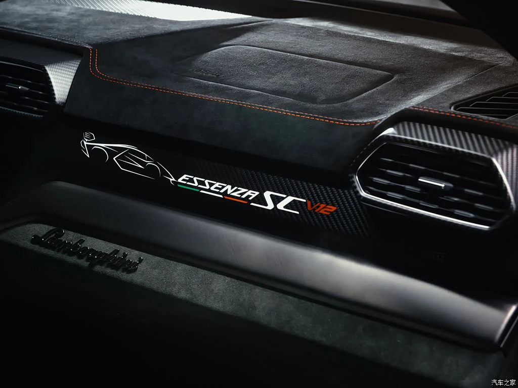 兰博基尼_Urus 2023款 Performante Essenza SCV12 高清图集