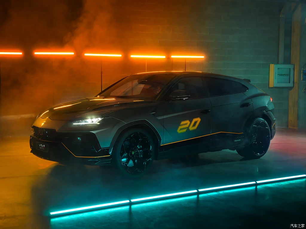 兰博基尼_Urus 2023款 Performante Essenza SCV12 高清图集