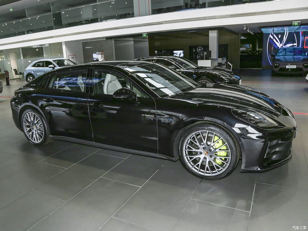 保时捷_Panamera新能源 2024款 Panamera 4 E-Hybrid 行政加长版 2.9T 高清图集