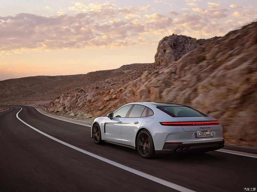 保时捷_Panamera新能源 2024款 Panamera 4S E-Hybrid 行政加长版 2.9T 高清图集