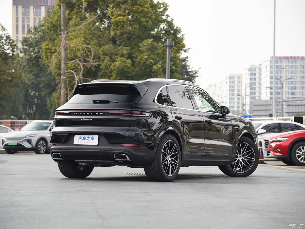 保时捷_Cayenne新能源 2025款 Cayenne E-Hybrid 2.0T 高清图集