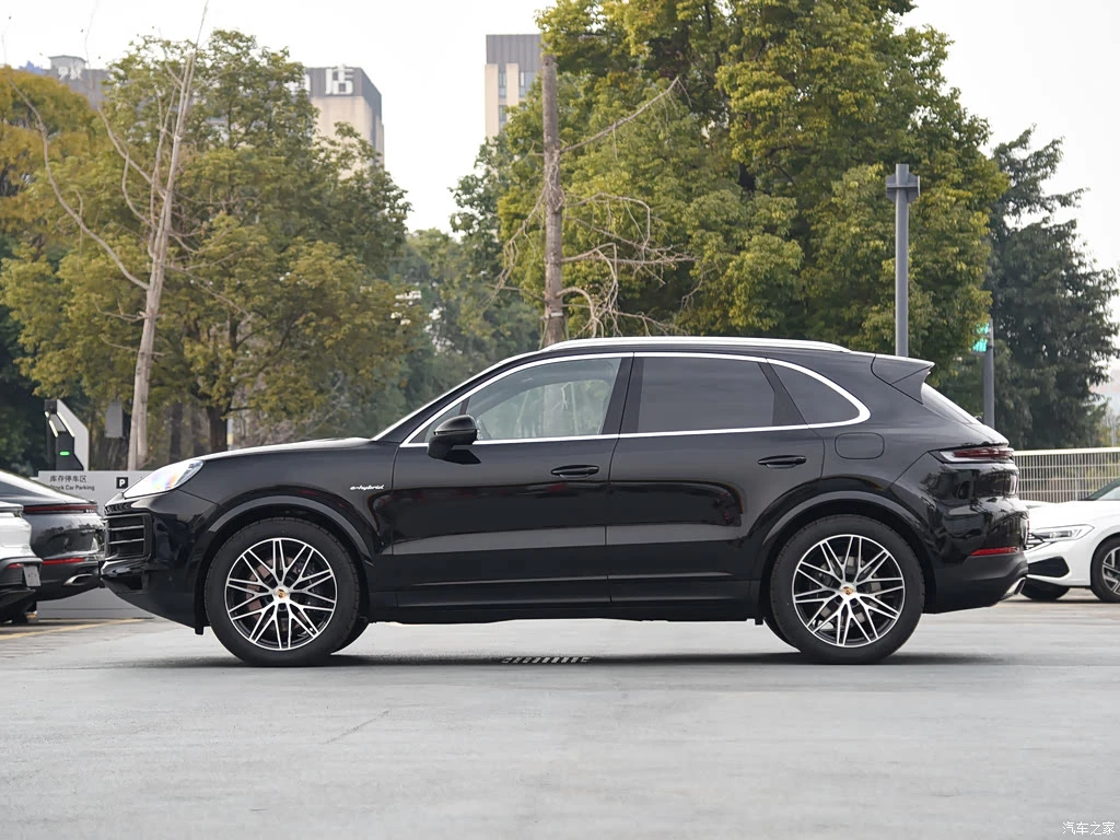 保时捷_Cayenne新能源 2025款 Cayenne E-Hybrid 2.0T 高清图集