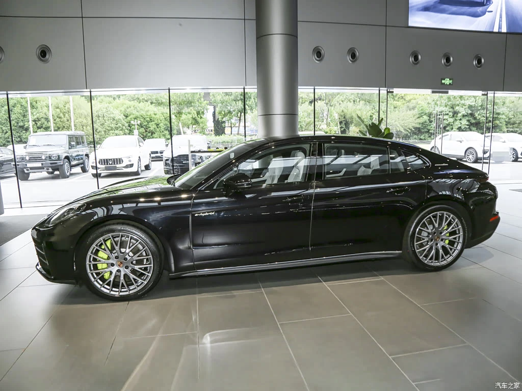 保时捷_Panamera新能源 2024款 Panamera 4 E-Hybrid 行政加长版 2.9T 高清图集
