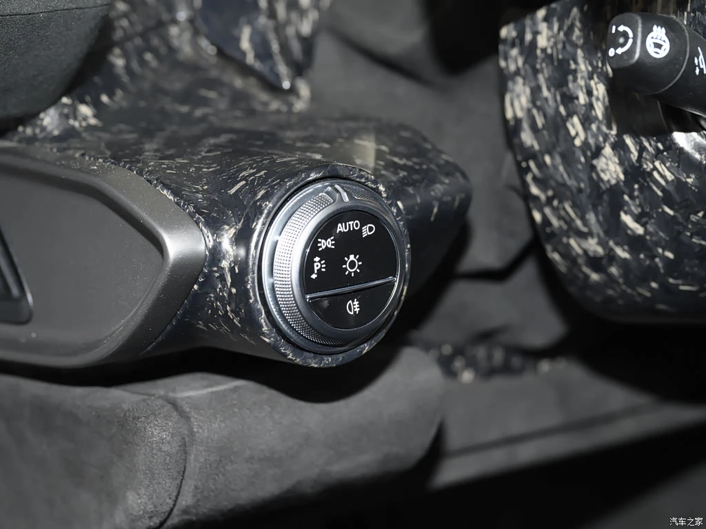 阿斯顿・马丁_Valhalla 2025款 4.0T PHEV 高清图集
