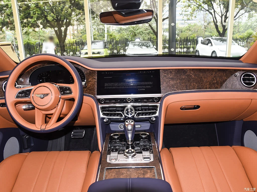 宾利_飞驰插电混动 2026款 4.0T V8 标准版 高清图集
