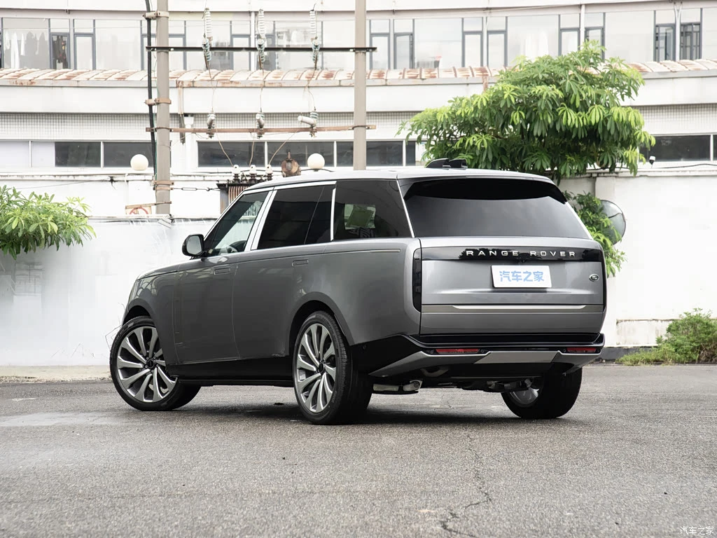路虎_揽胜 2026款 3.0 L6 400PS HSE长轴版 高清图集
