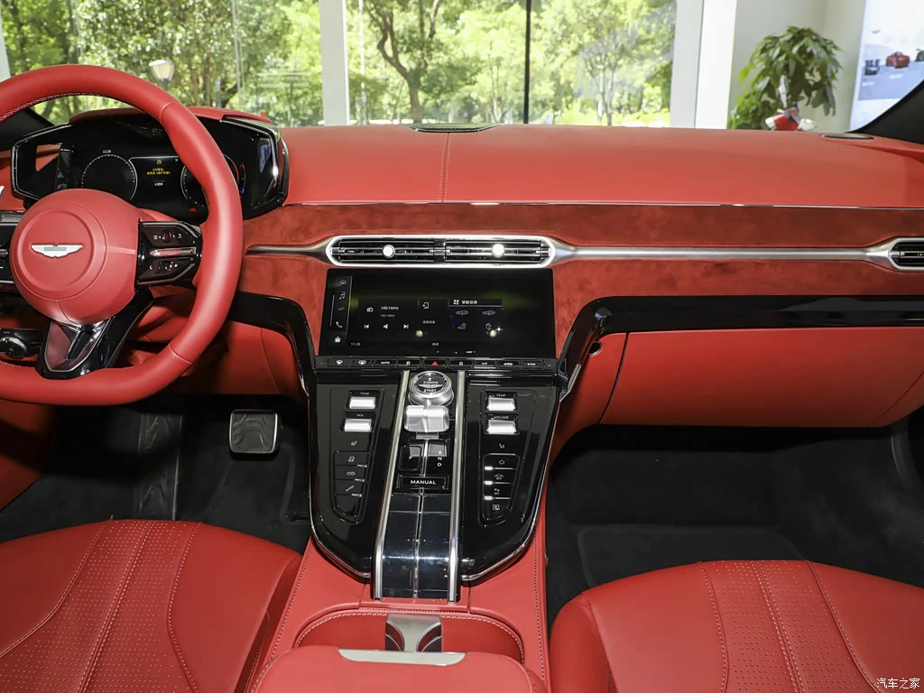 阿斯顿・马丁_V8 Vantage 2024款 4.0T V8 Coupe 高清图集