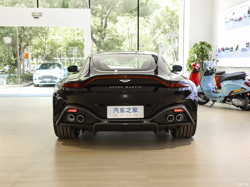 阿斯顿・马丁_V8 Vantage 2024款 4.0T V8 Coupe 高清图集