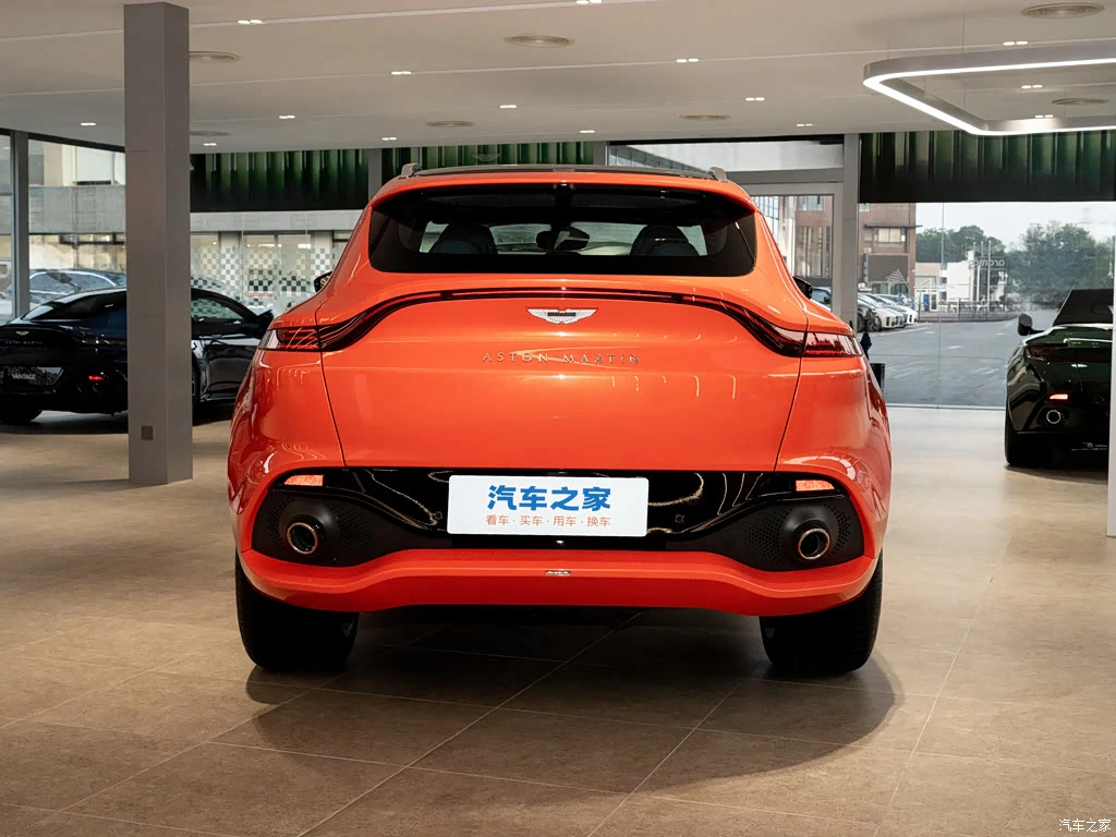 阿斯顿・马丁_阿斯顿・马丁DBX 2024款 3.0T STRAIGHT-SIX 高清图集