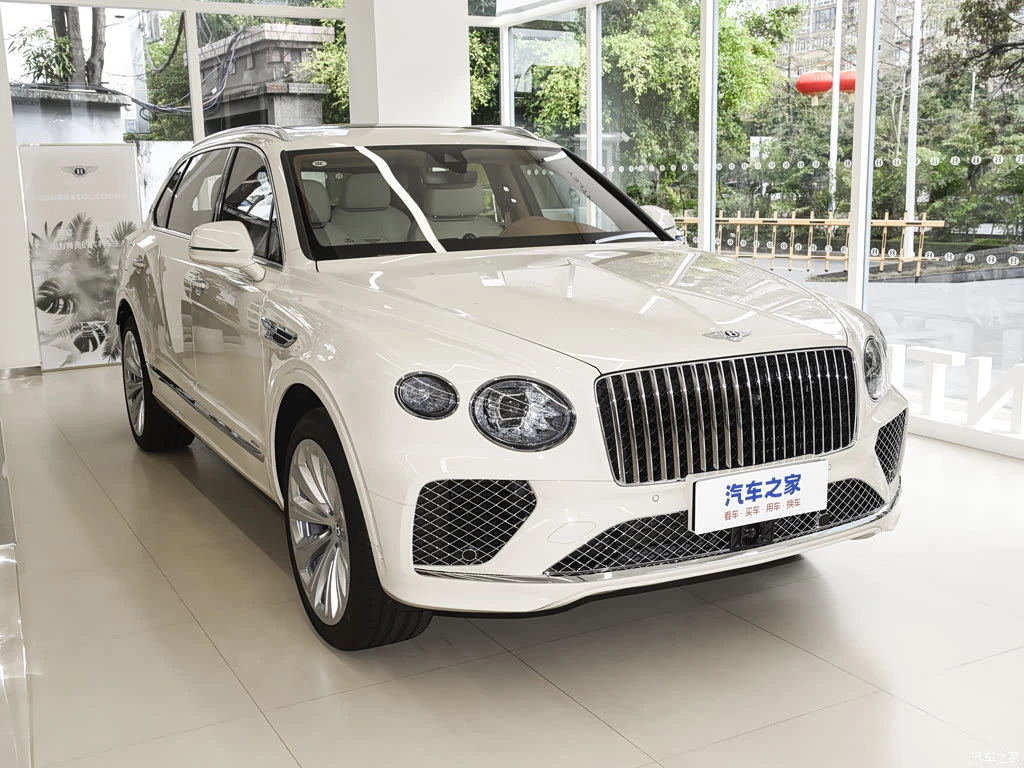 宾利_添越 2026款 4.0T V8 长轴距雅度版 高清图集