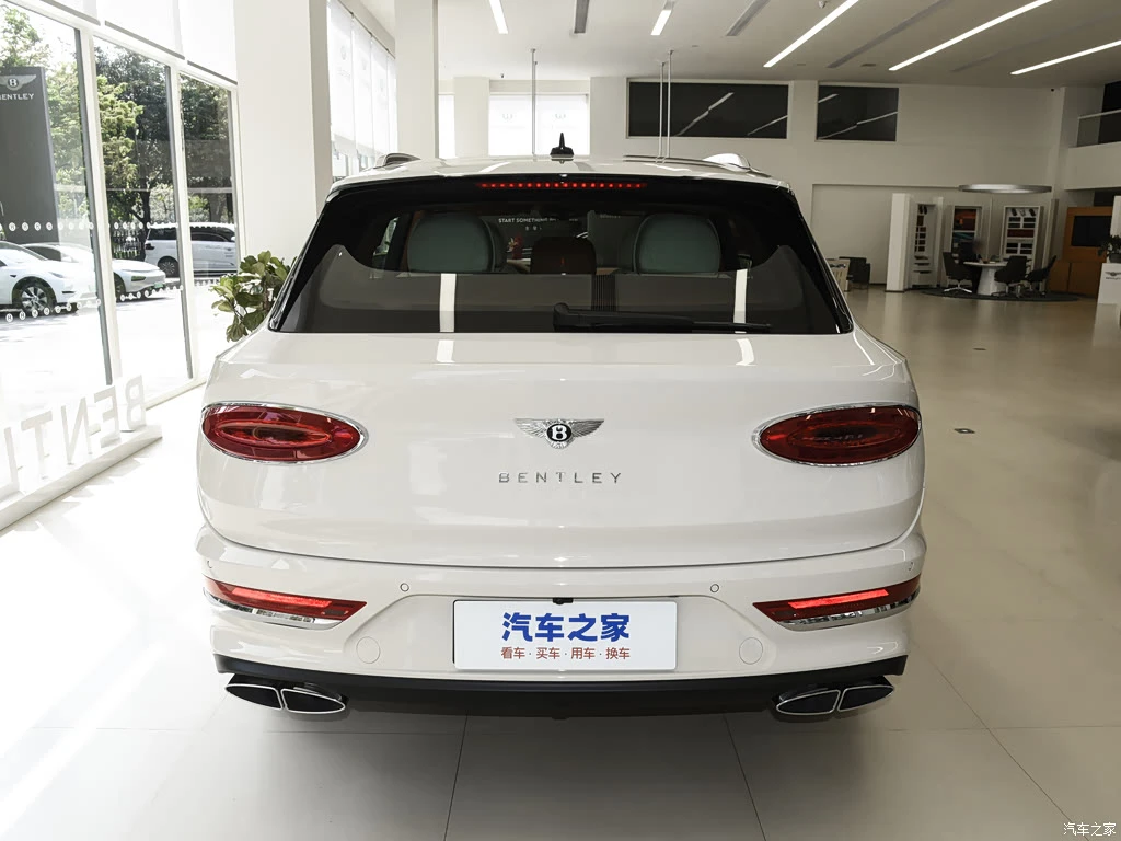 宾利_添越 2026款 4.0T V8 长轴距雅度版 高清图集