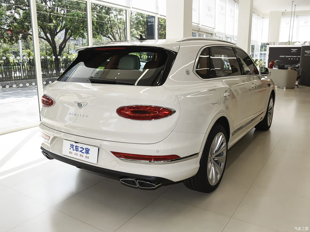 宾利_添越 2026款 4.0T V8 长轴距雅度版 高清图集