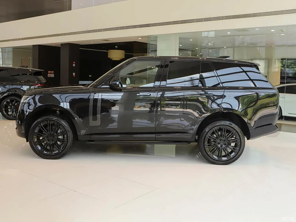 路虎_揽胜 2026款 3.0 L6 360PS SE标轴版 高清图集