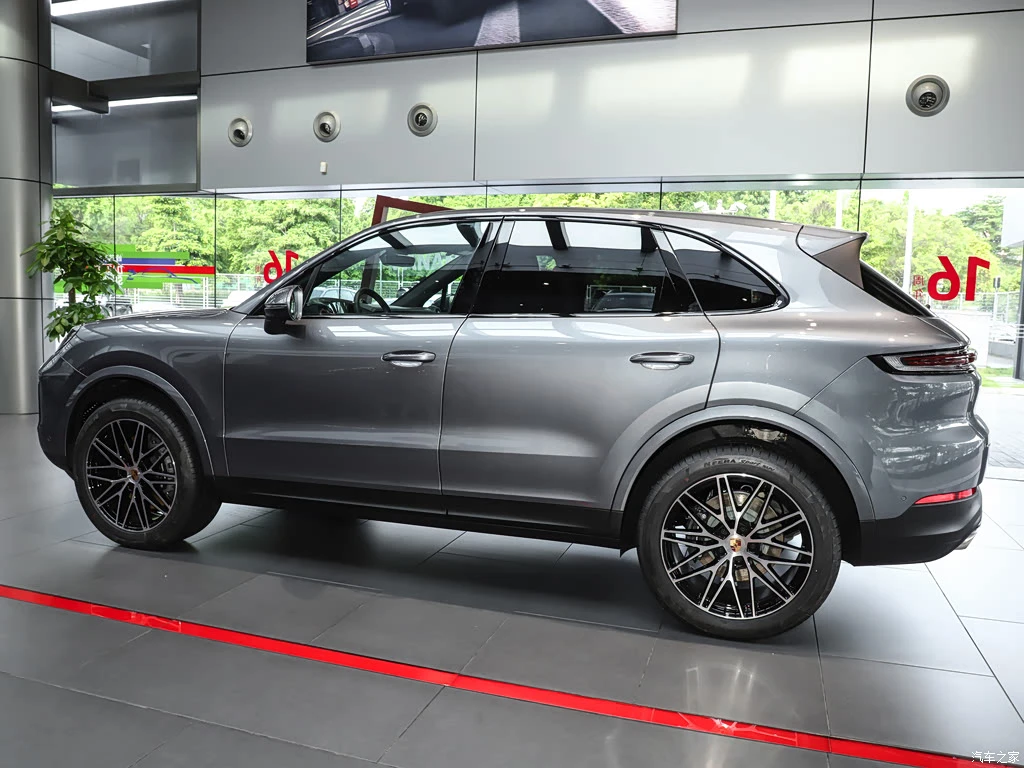 保时捷_Cayenne 2025款 Cayenne 3.0T 逐梦版 高清图集
