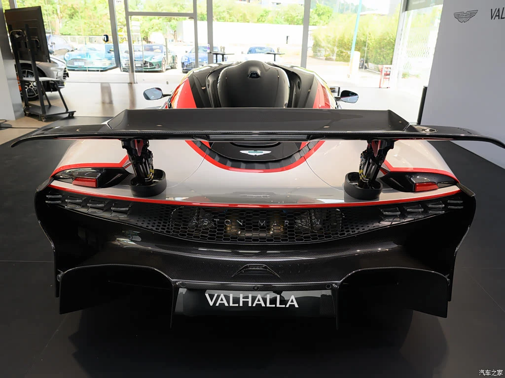 阿斯顿・马丁_Valhalla 2025款 4.0T PHEV 高清图集