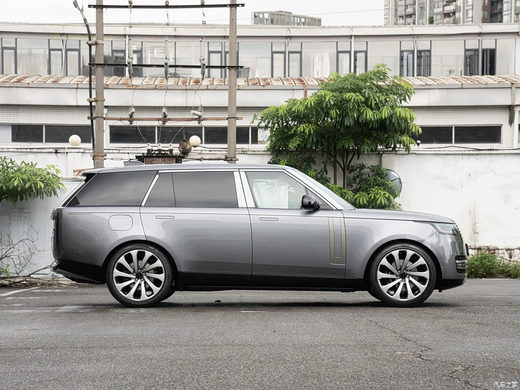 路虎_揽胜 2026款 3.0 L6 400PS HSE长轴版 高清图集