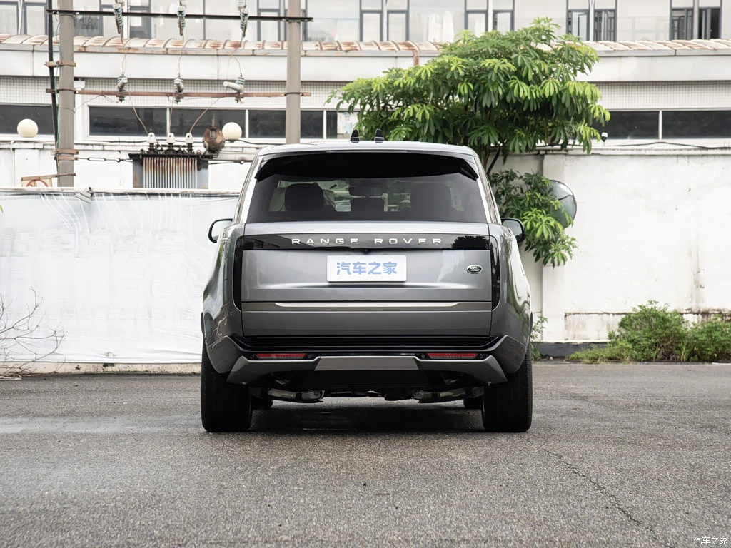 路虎_揽胜 2026款 3.0 L6 400PS HSE长轴版 高清图集