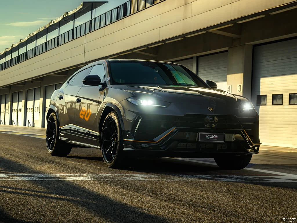 兰博基尼_Urus 2023款 Performante Essenza SCV12 高清图集