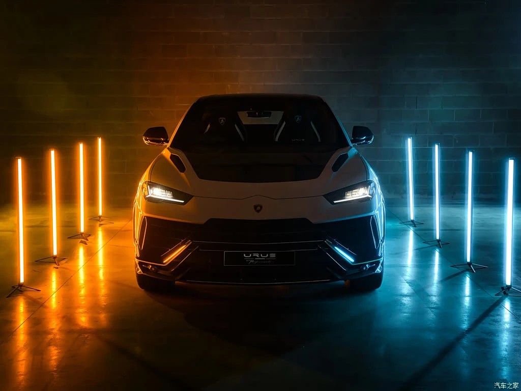 兰博基尼_Urus 2023款 Performante Essenza SCV12 高清图集