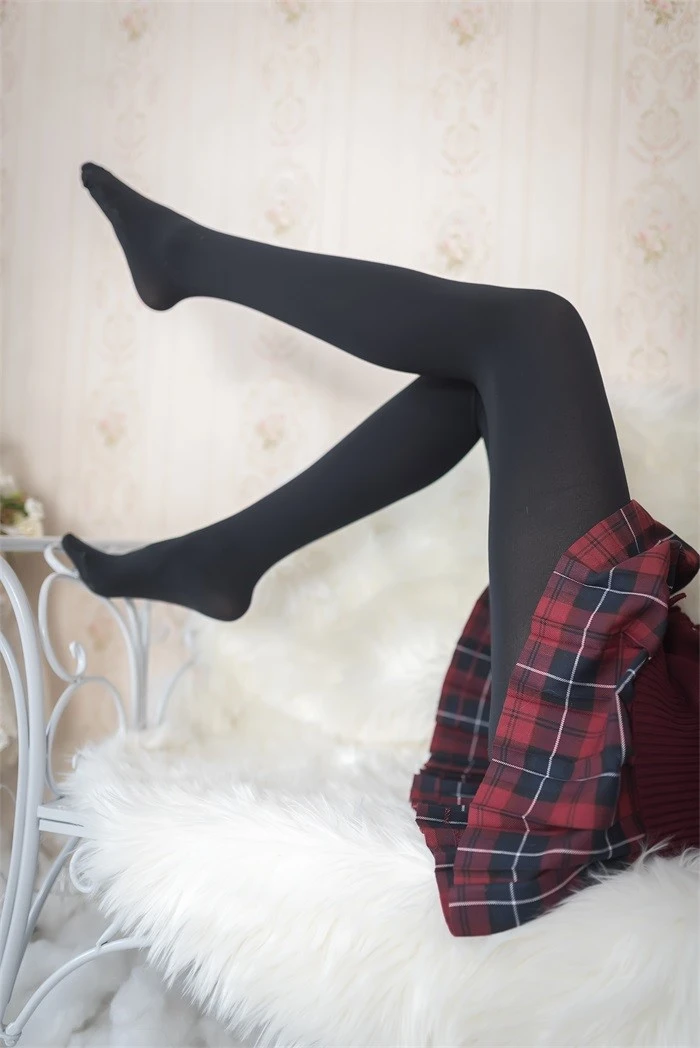 风之领域精品写真@No.010 秋装搭配完美黑丝 [50P/82.3MB]