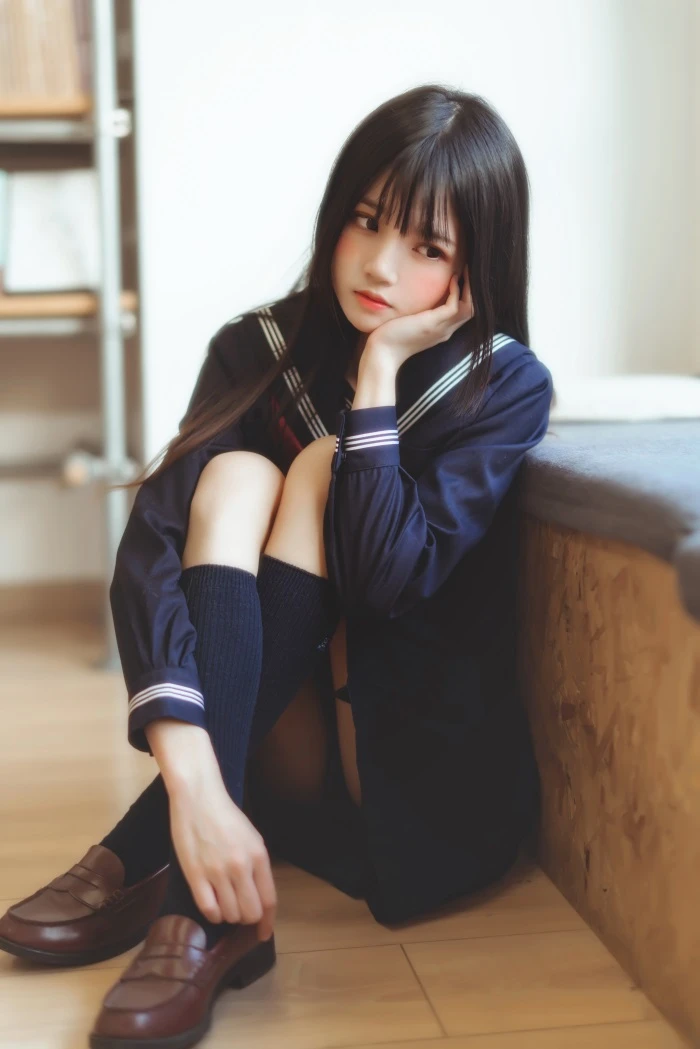 萝莉风COS 桜桃喵 – 黑色水手服 [50P/747MB]
