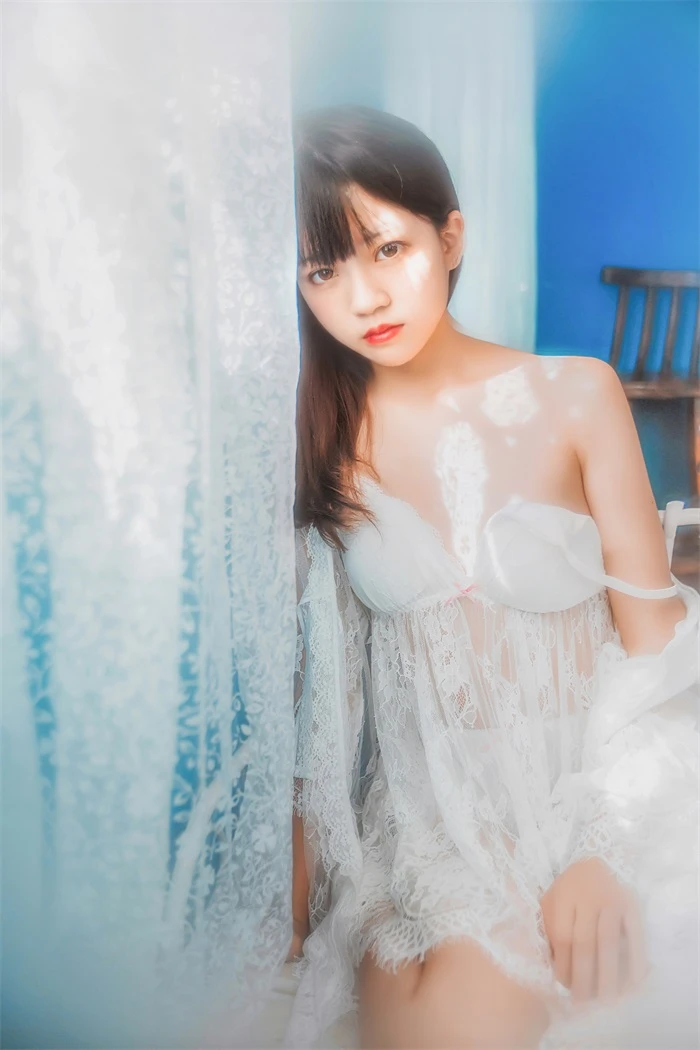 萝莉风COS 桜桃喵 – 洁白 少女私房 [50P/442MB]
