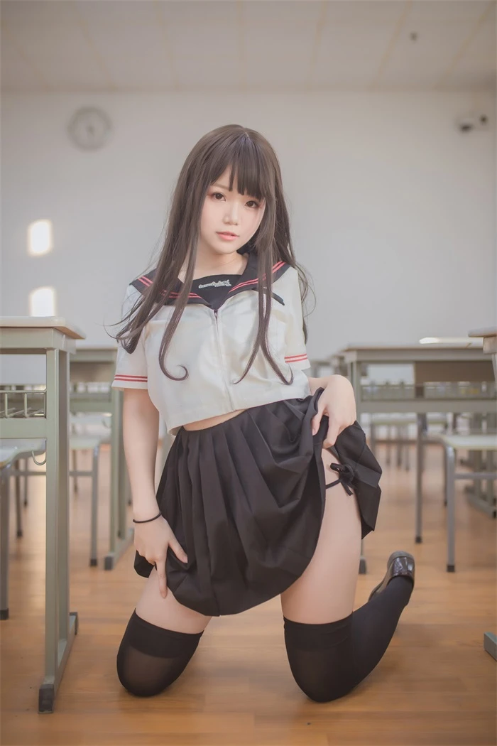 Coser女神@Yoko宅夏Cos – 黑丝JK [39P/220MB]