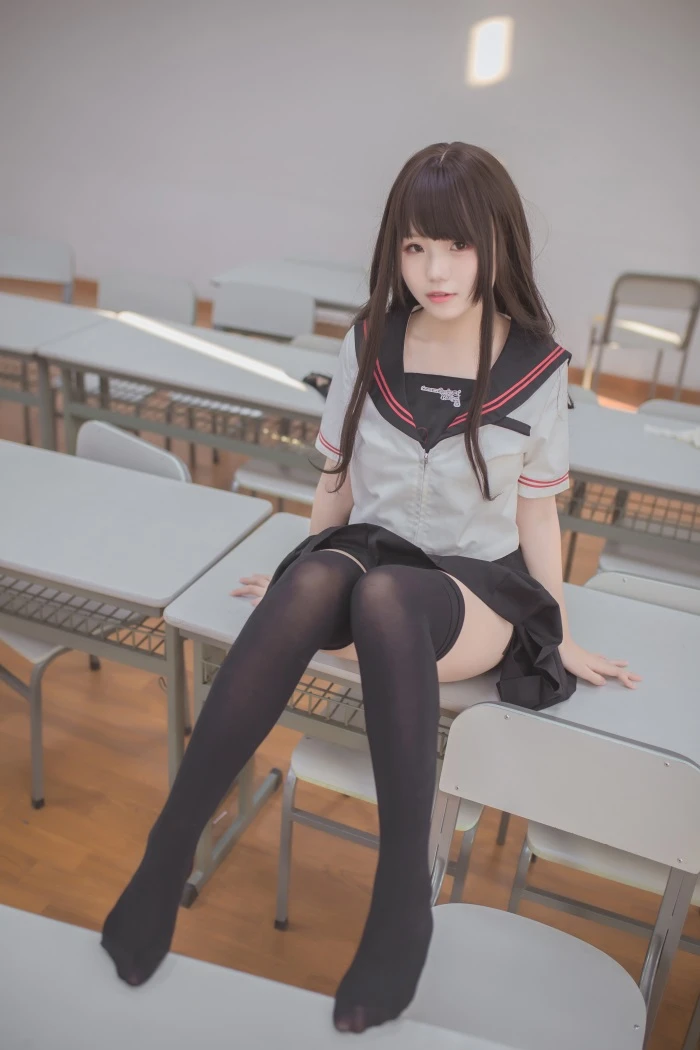 Coser女神@Yoko宅夏Cos – 黑丝JK [39P/220MB]
