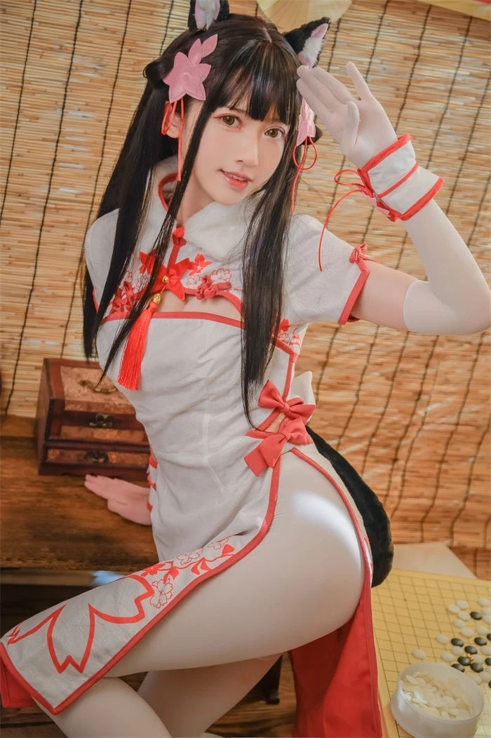 人气动漫Coser@鳗鱼霏儿 碧蓝华裳 夕暮 白丝 兽耳 [16P/229MB]