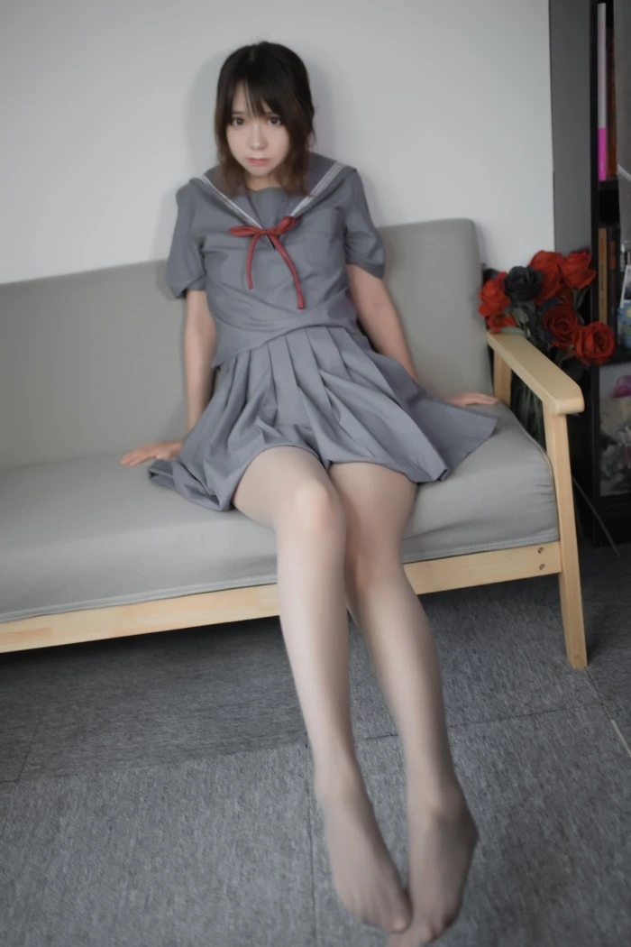 网红Coser@疯猫ss – 蓝灰JK [29P/180MB]