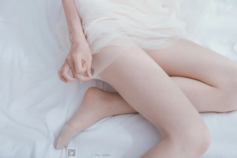 [SSA丝社]超清写真 NO.003 我的公主床-肉丝裸足特写 [95P/856MB]