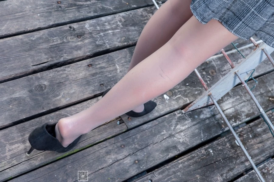[SSA丝社]超清写真 NO.062 西西 美丽冻人街拍 [115P/2.08GB]