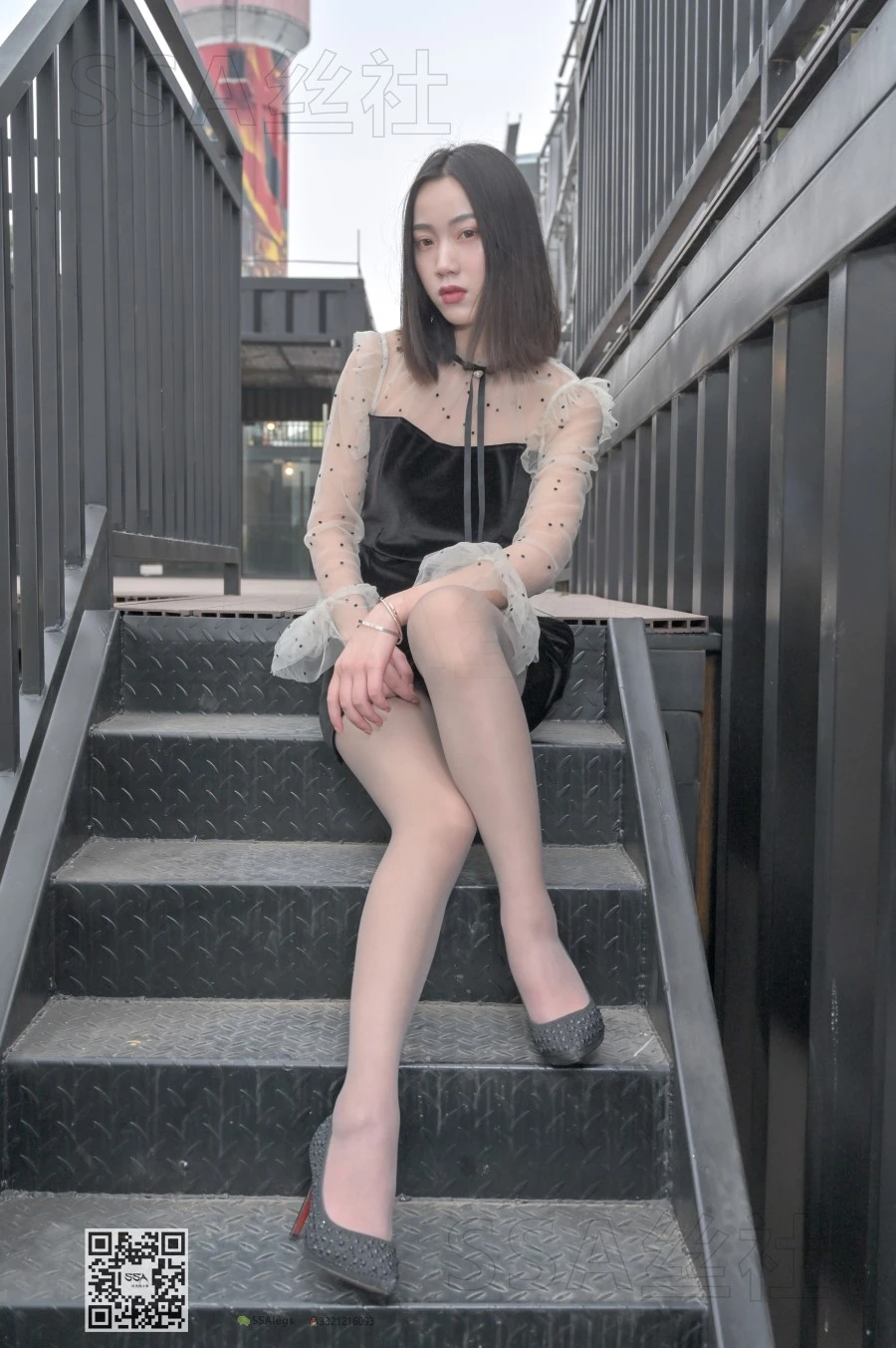 [SSA丝社]超清写真 NO.096 大大 街拍腿模大大灰丝 [145P/1.69GB]