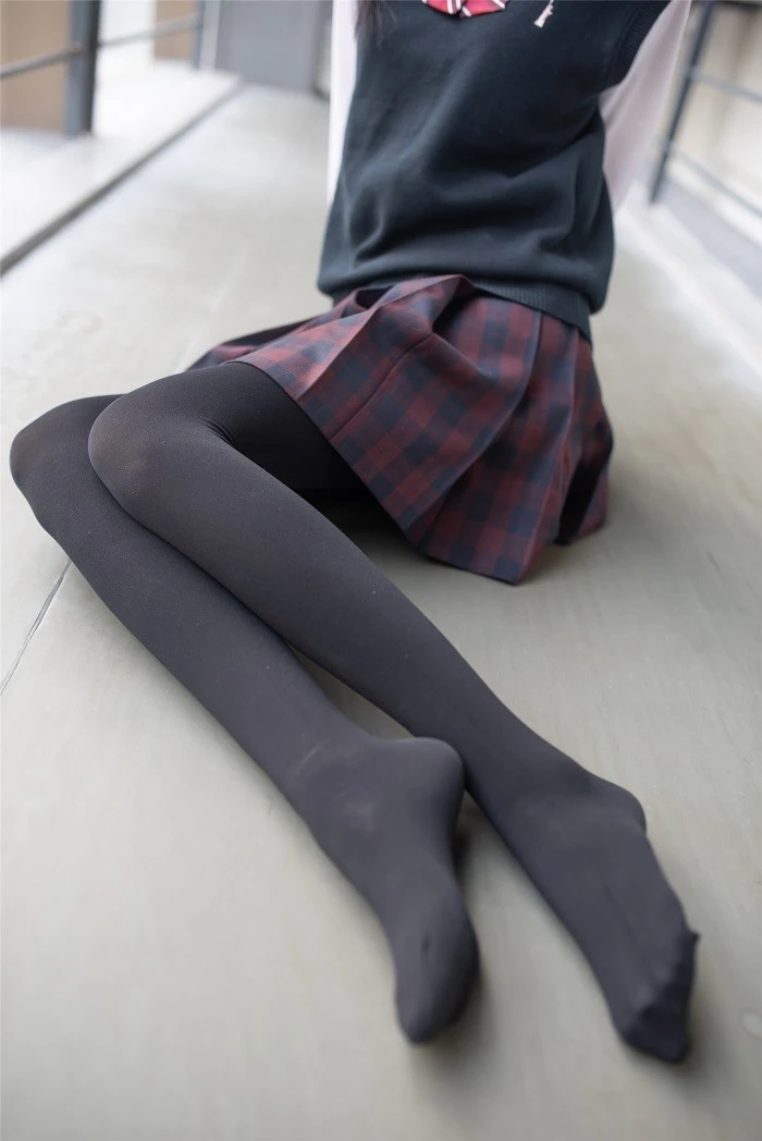 风之领域精品写真@No.192 户外黑丝学妹 [39P/366MB]