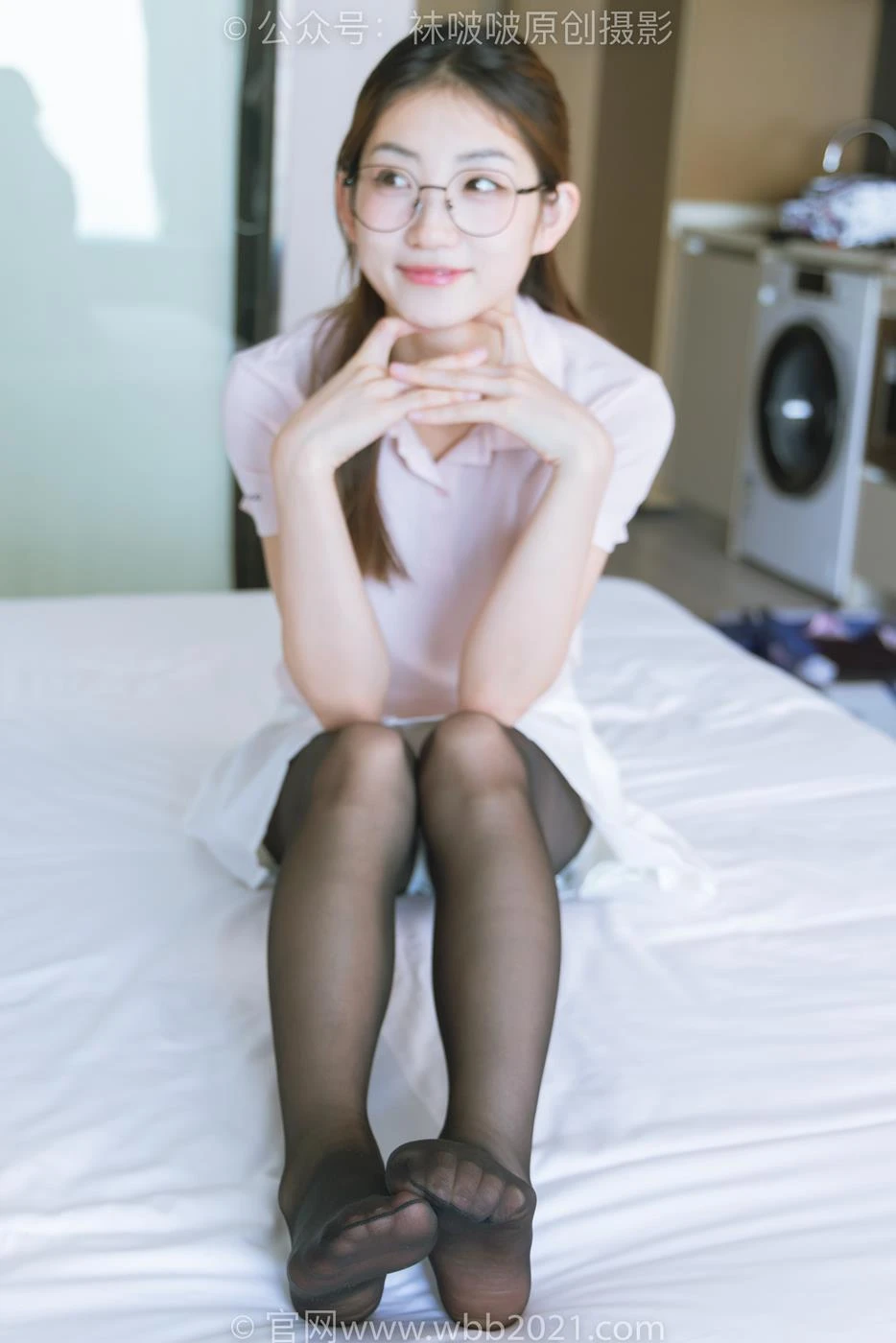 [BoBoSocks袜啵啵]NO.273 小沫-运动鞋、粉色棉袜、黑丝[144P/1V/6.08GB]