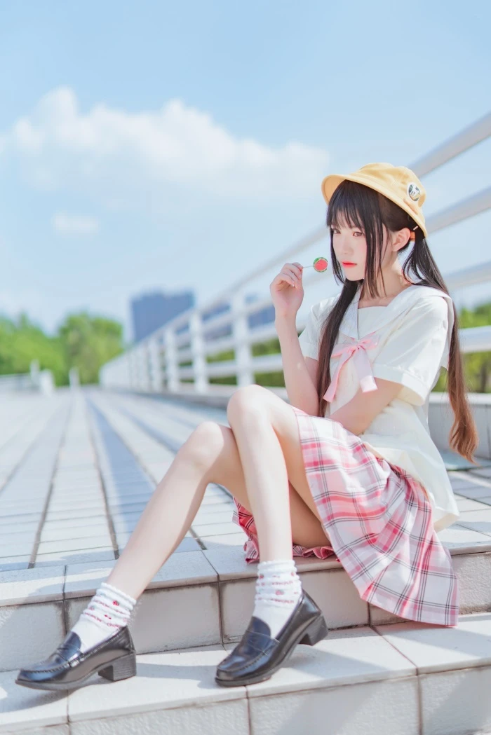网红Coser@桜桃喵 – 幼稚园放学了 [35P/490MB]