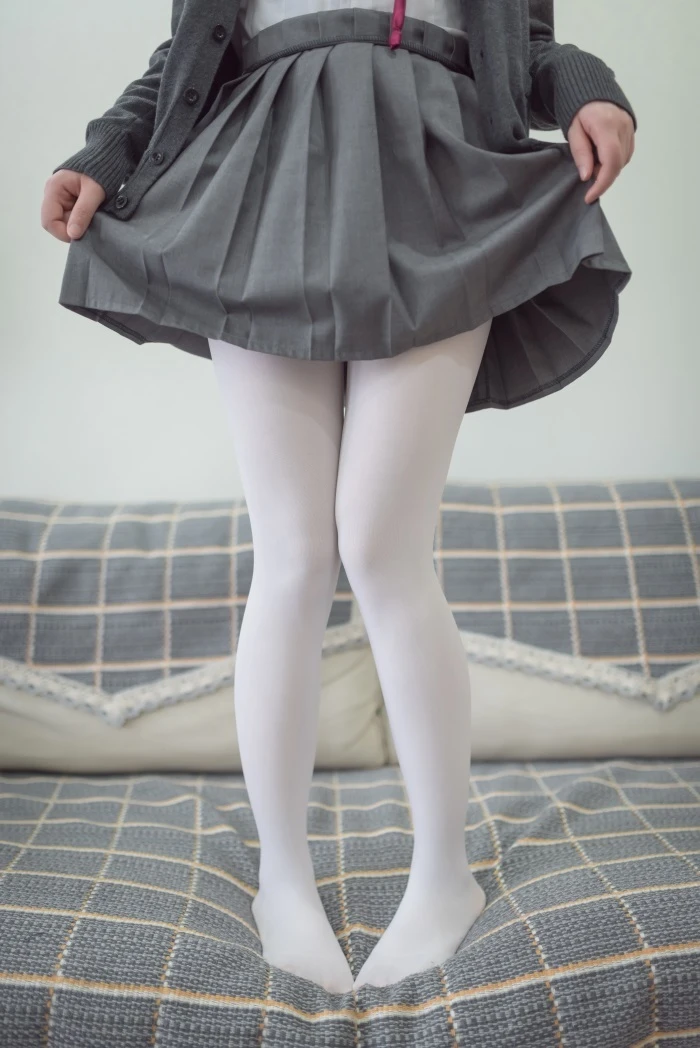 网红Coser@雪琪 – JK白丝 [46P/208MB]