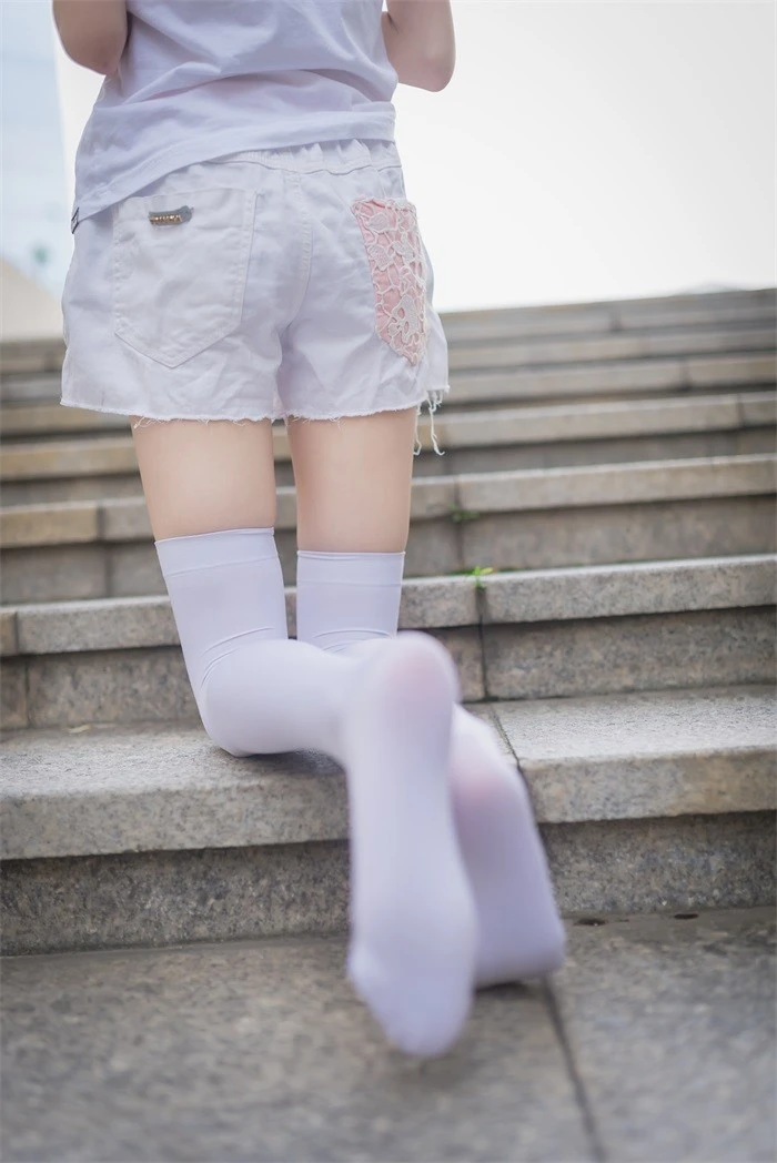 风之领域精品写真@No.057 一双美腿很吸睛 [50P/171MB]