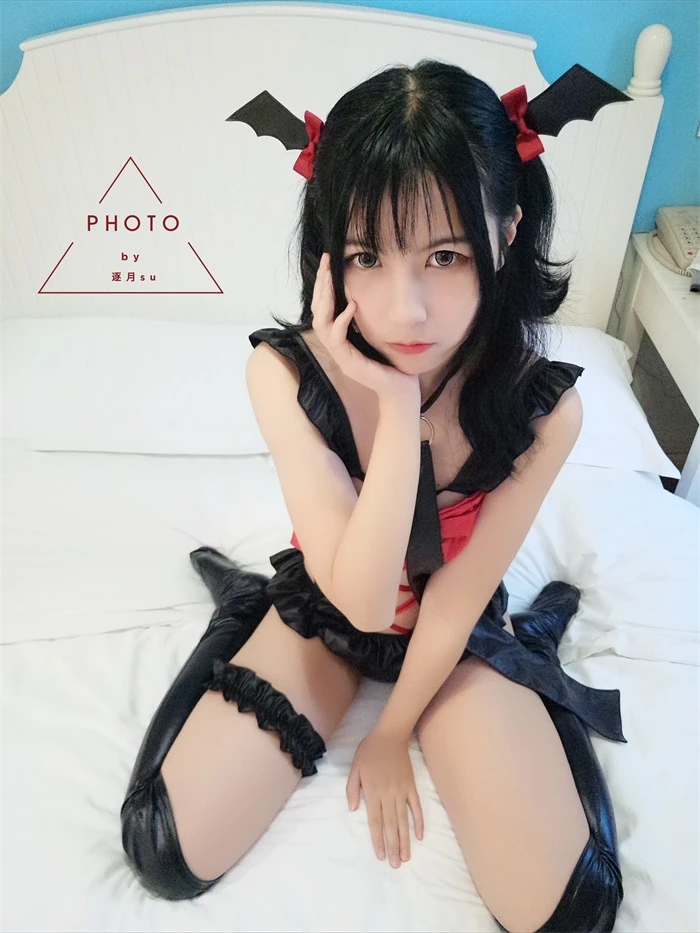 微博妹子@逐月SU-调皮小恶魔 [17P/3V/125MB]