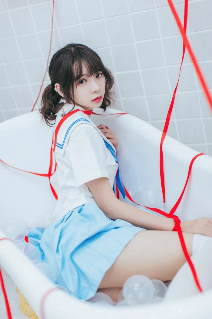 网红Coser@疯猫ss – 浴室JK [21P/172MB]
