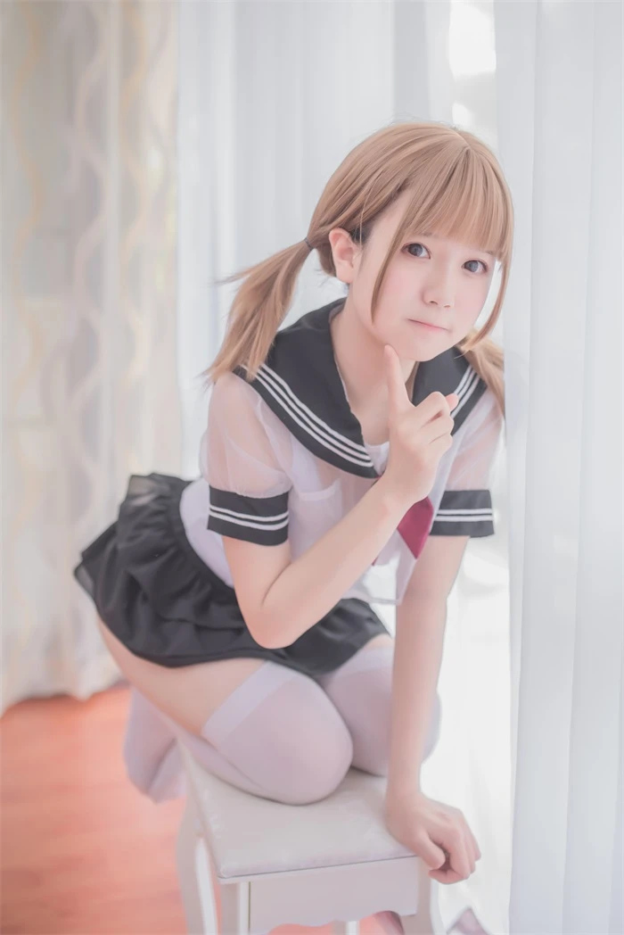 白金Saki写真 – 学生白丝制服 [17P/87MB]