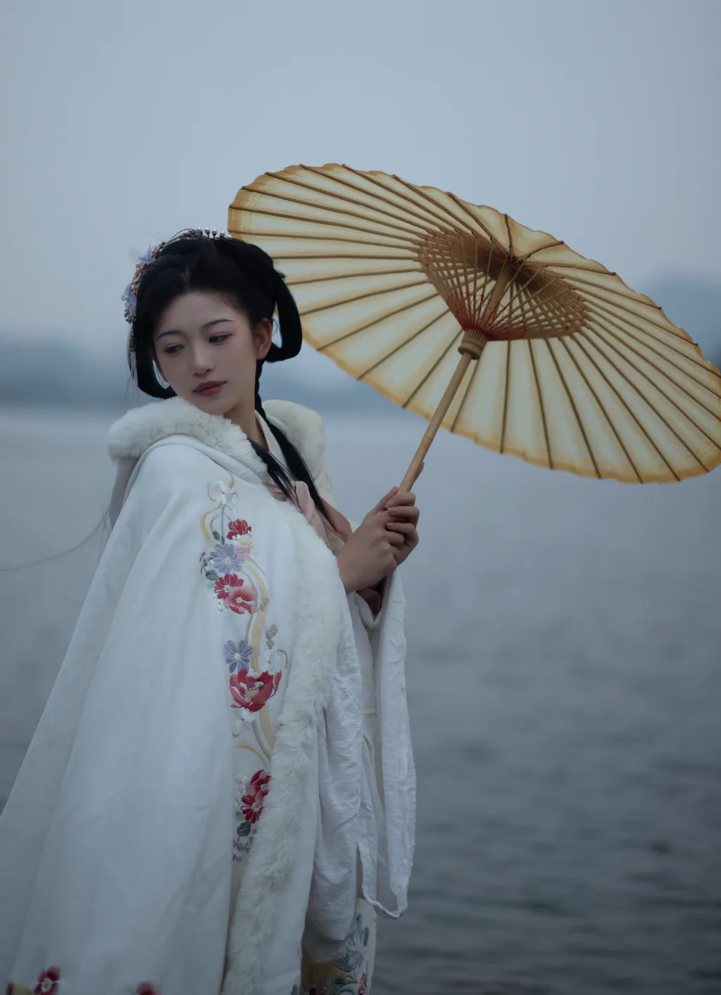 [YITUYU艺图语]2023.01.15 寒衣 一口蛋糕[26+1P/304MB]
