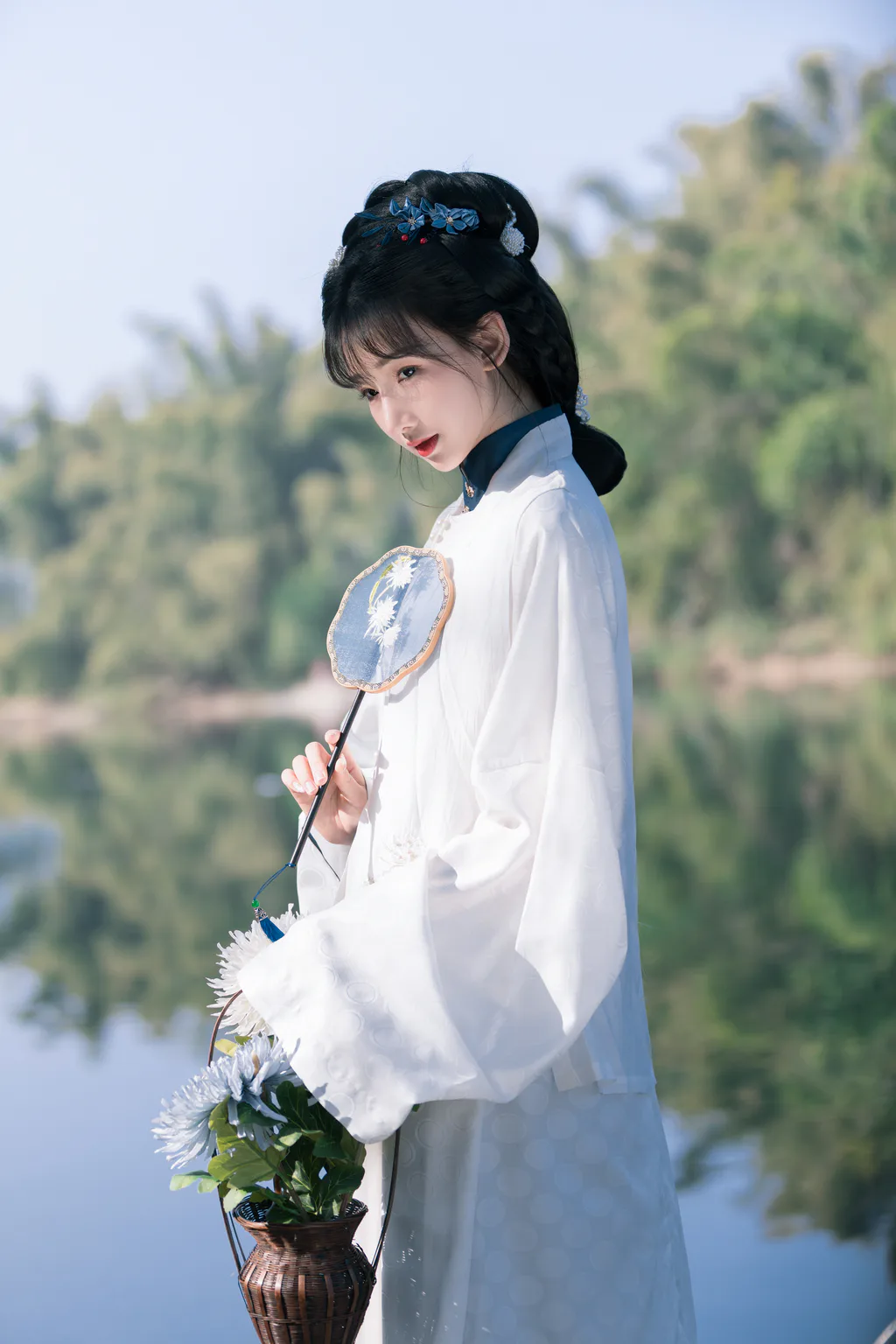 [YITUYU艺图语]2023.05.01 咏菊 五月兔[34+1P/565MB]