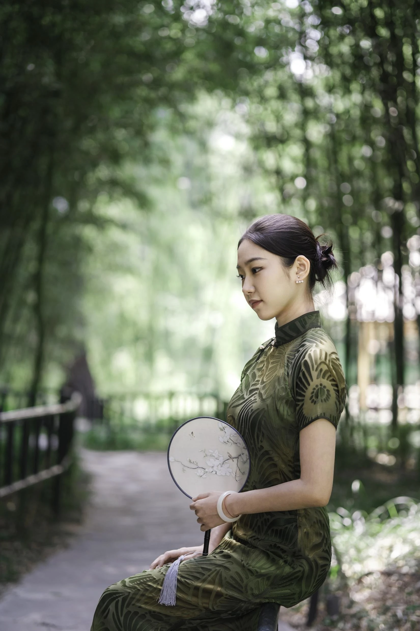 [YITUYU艺图语]2022.10.28 旗袍少女 喷火鹅[37+1P/253MB]