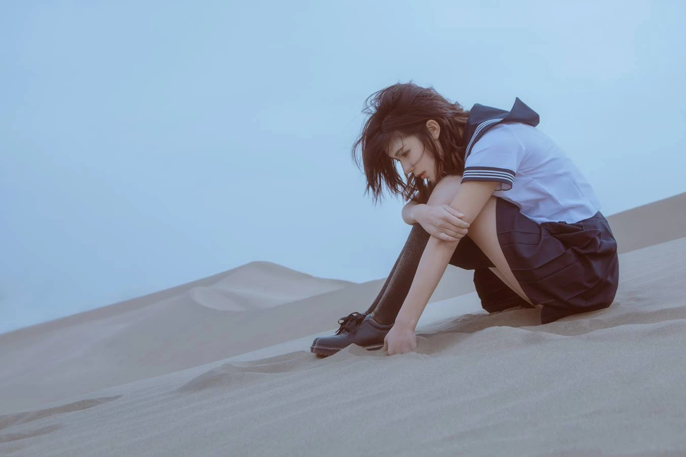 [YITUU艺图语] 2022.05.14 沙漠JK 佳佳 [24P/200MB]