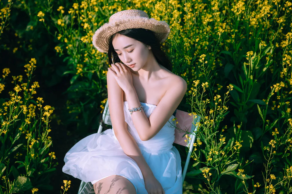 [YITUYU艺图语]2023.06.01 少女油菜花写真 异域荷包蛋[49+1P/711MB]