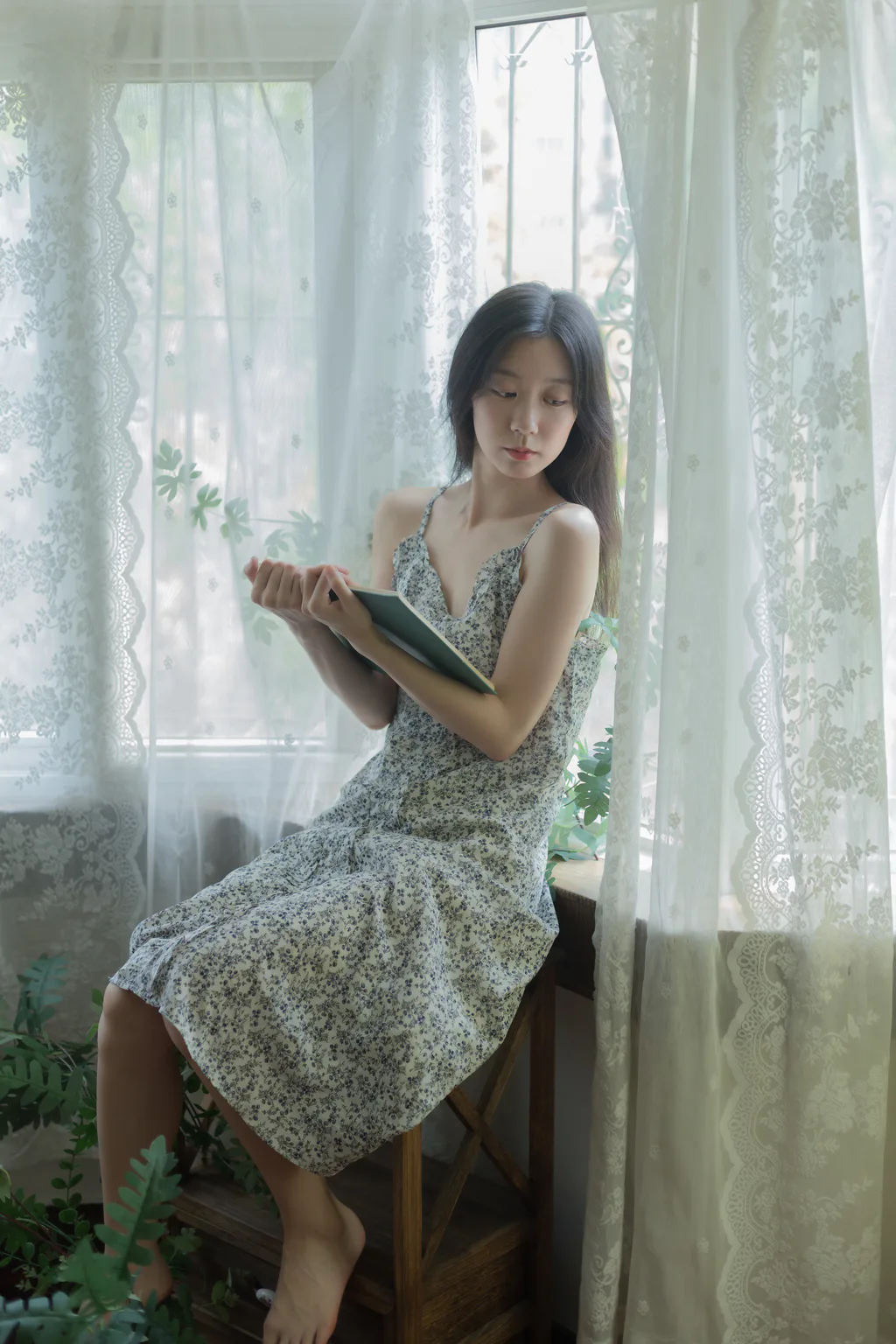 [YITUYU艺图语]2023.08.09 盎然 饲猫少女-[34+1P/300MB]